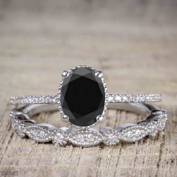 Black oval online engagement rings